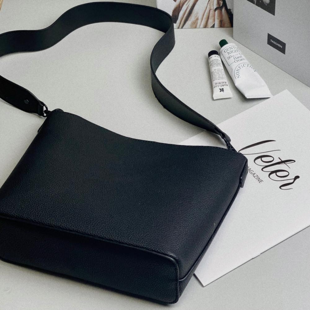 그룸 남자 여자 20대 학생 여대생 대학생 데일리 레더 스퀘어 크로스백 가방 바스켓백