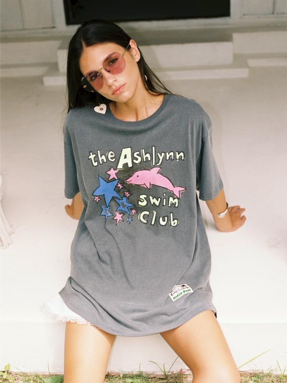 [2차오픈][CLASSIC FIT] SWIM CLUB GLITTER T SHIRT_CHARCOAL (4 SIZES)