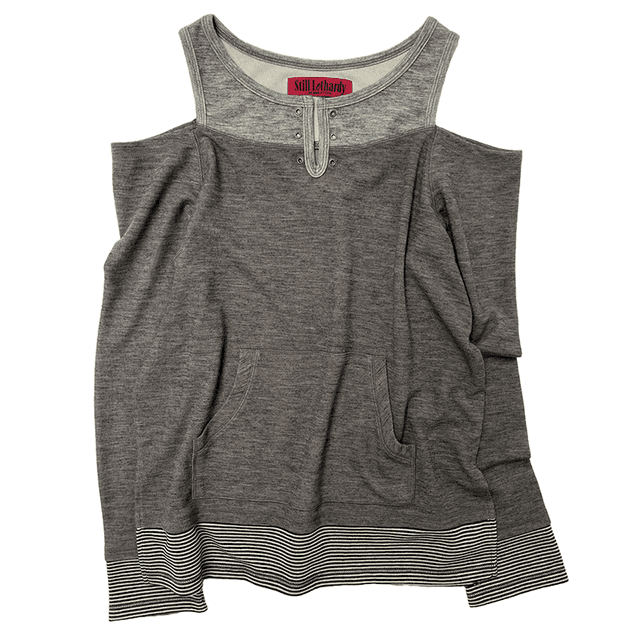[STILL LETHARDY] OVERLOCKED OFF-SHOULDER T-SHIRT: BROWN