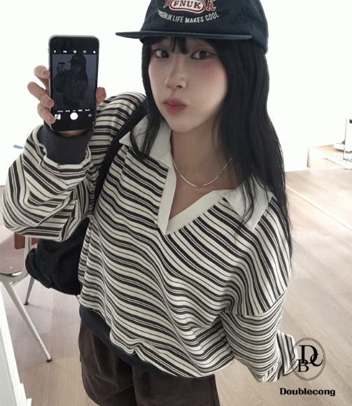 더블콩 [꾸안꾸룩/MD추천]헬키 스트라이프 단가라 카라 맨투맨(2colors)