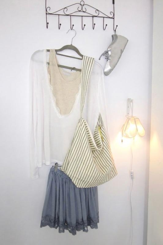 lace deep V tee (3color)