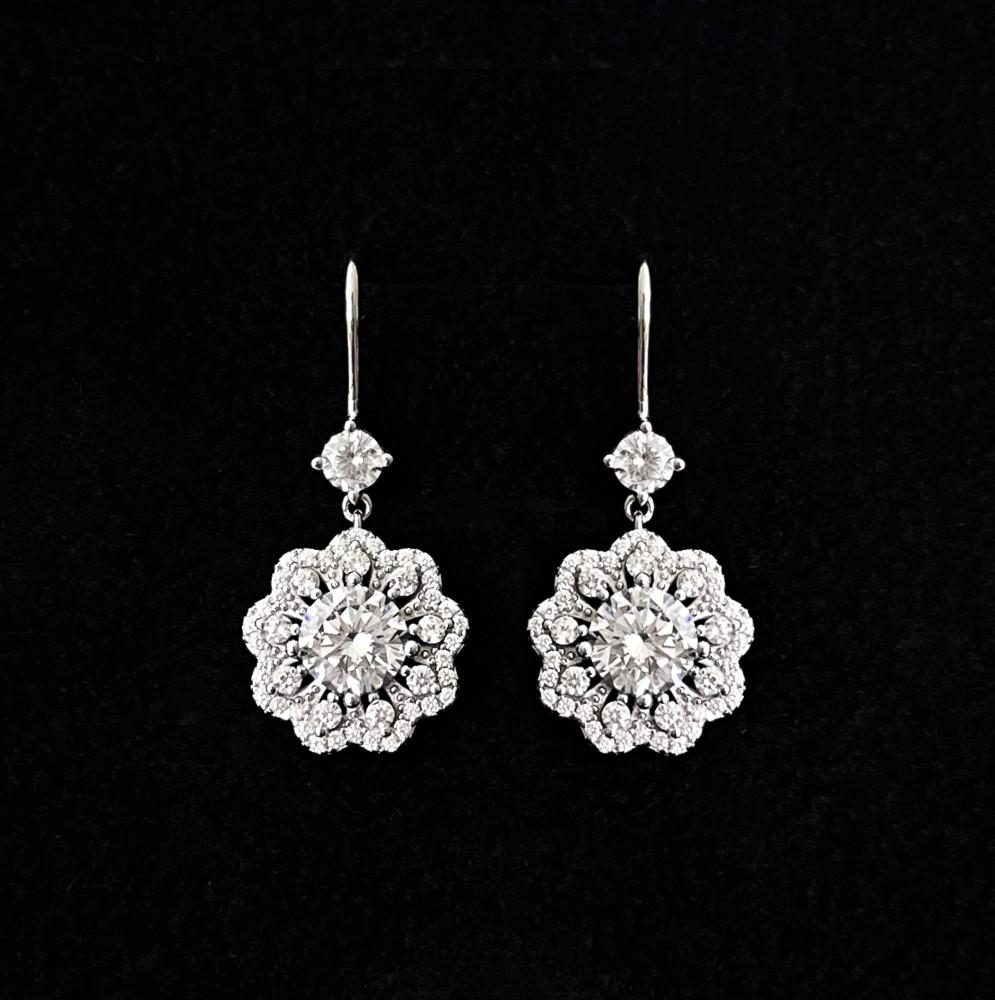 [위프레리] 실버 5A 비앙카 화이트 드롭 귀걸이, Silver 5A Bianca White Drop Earrings : 위프레리