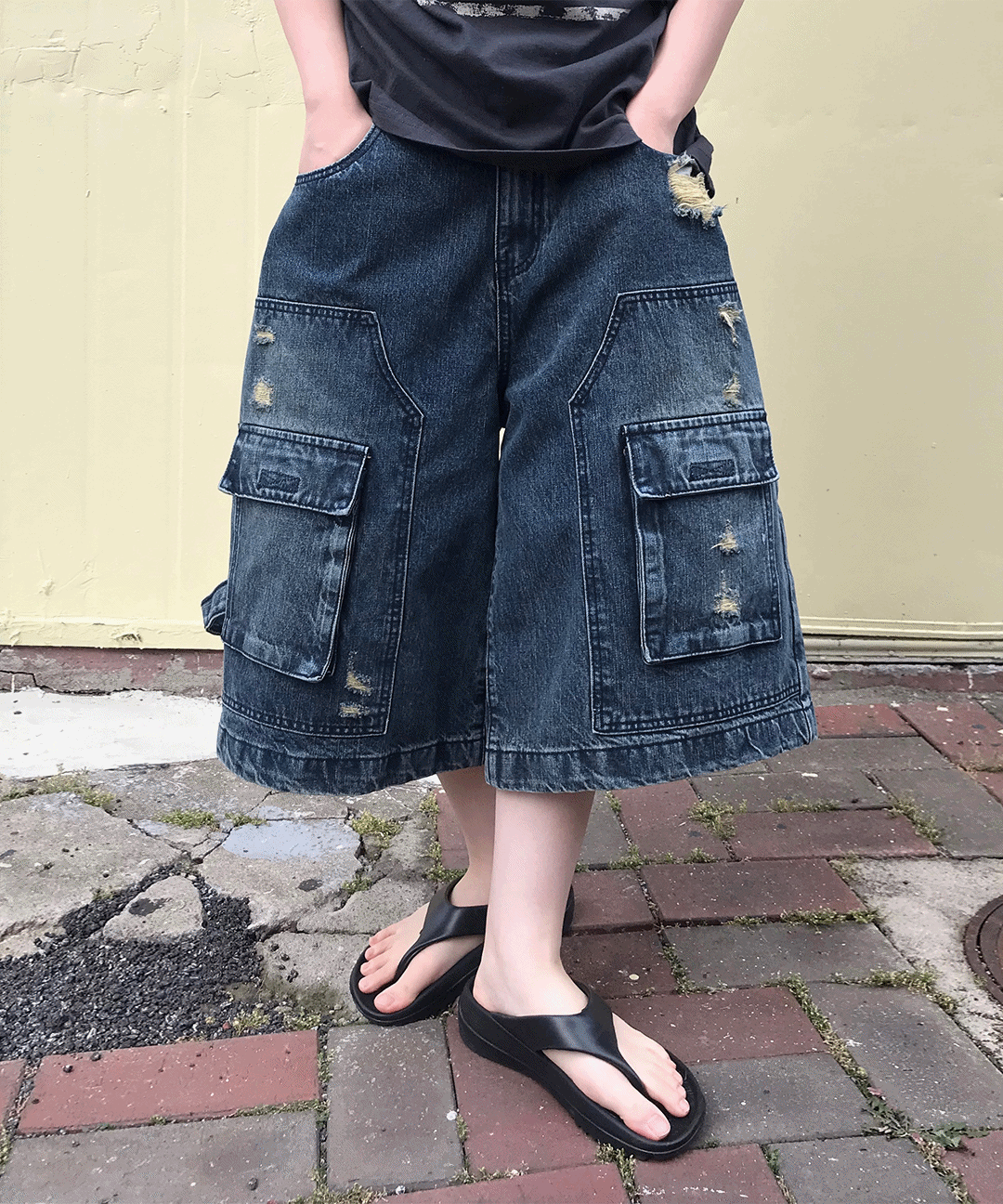 TR torn denim bermuda cargo pants
