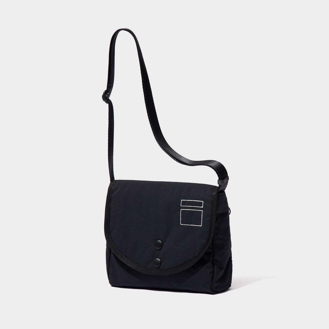 BS 05-1A MEDICINE BAG 1 (BLACK)