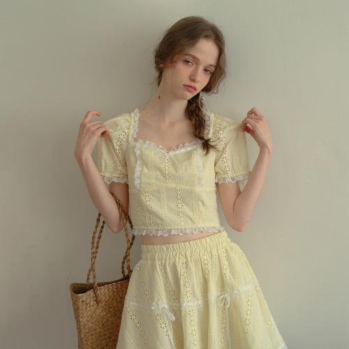 Cest_Embroidery lace puff sleeve blouse