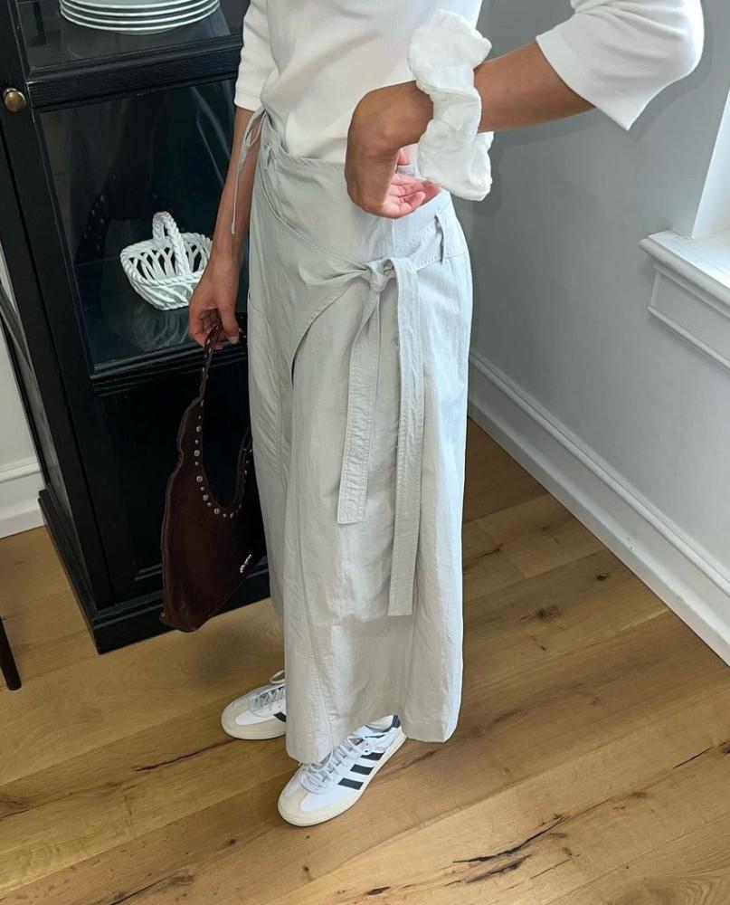 Um 언앤써드미스테리 언발 리본 롱 스커트 3colors