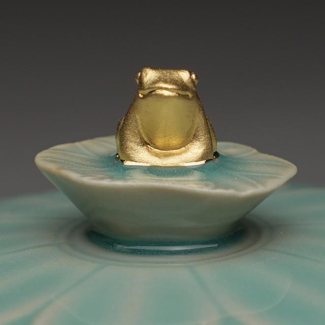 청자황금개구리 머그잔