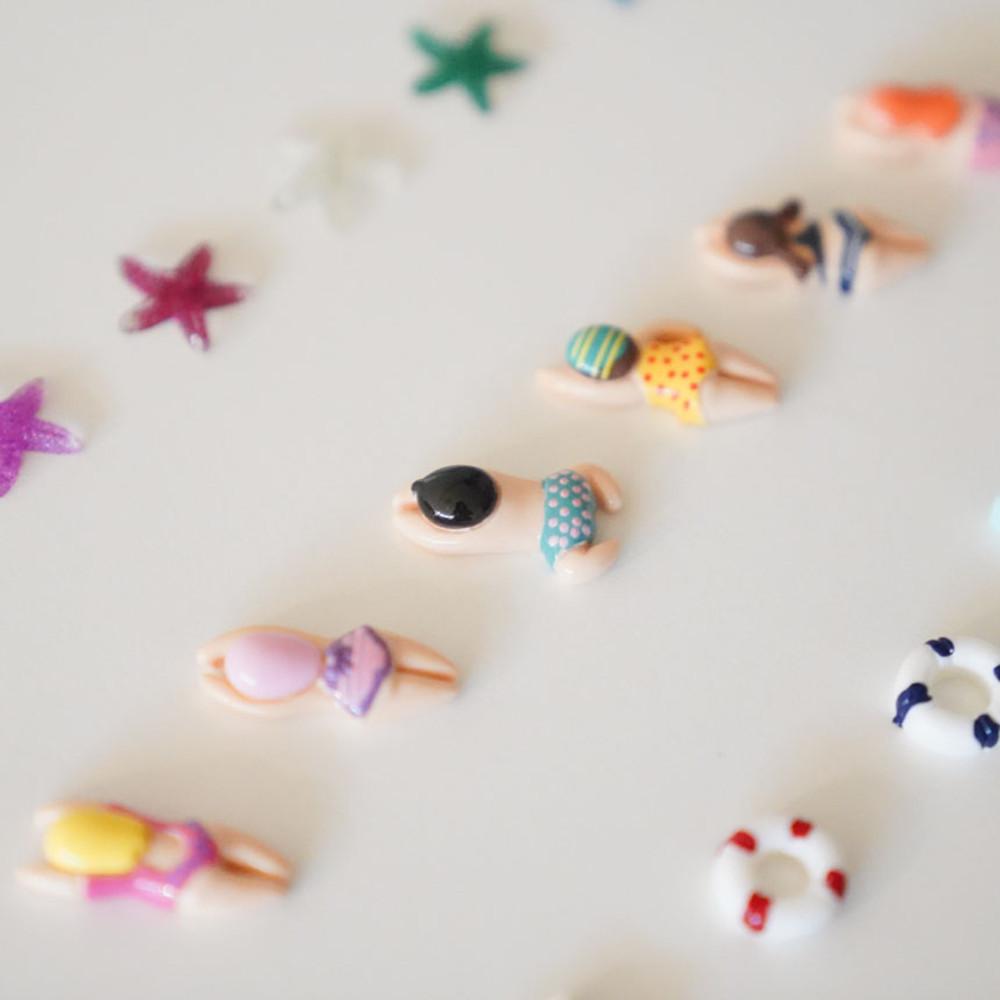 수영하는 사람들 시리즈 신발 장식 슈비츠