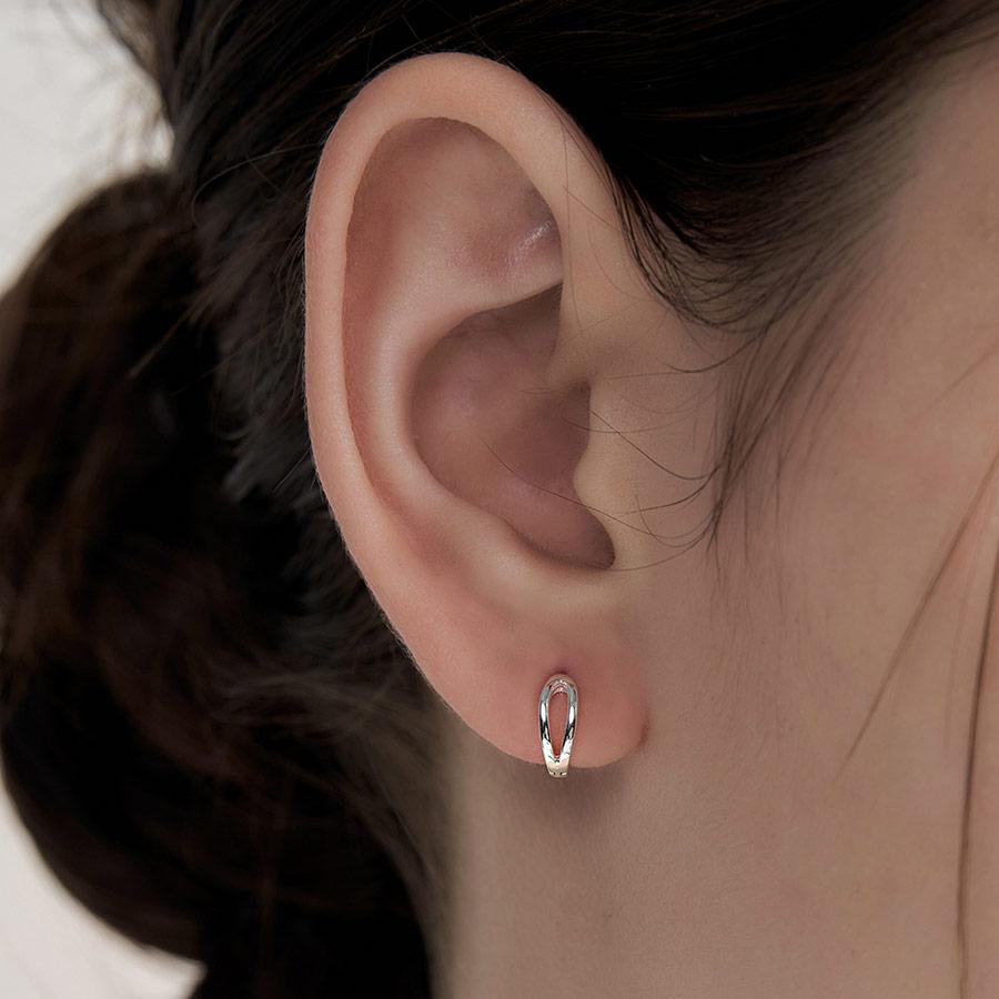 cynical one-touch earring