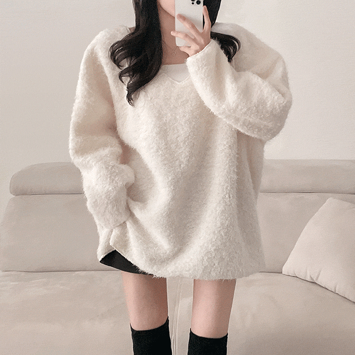 눈꽃느낌❄️ 연말룩 보송깃털 왕박시 겨울 V넥 롱니트 원피스