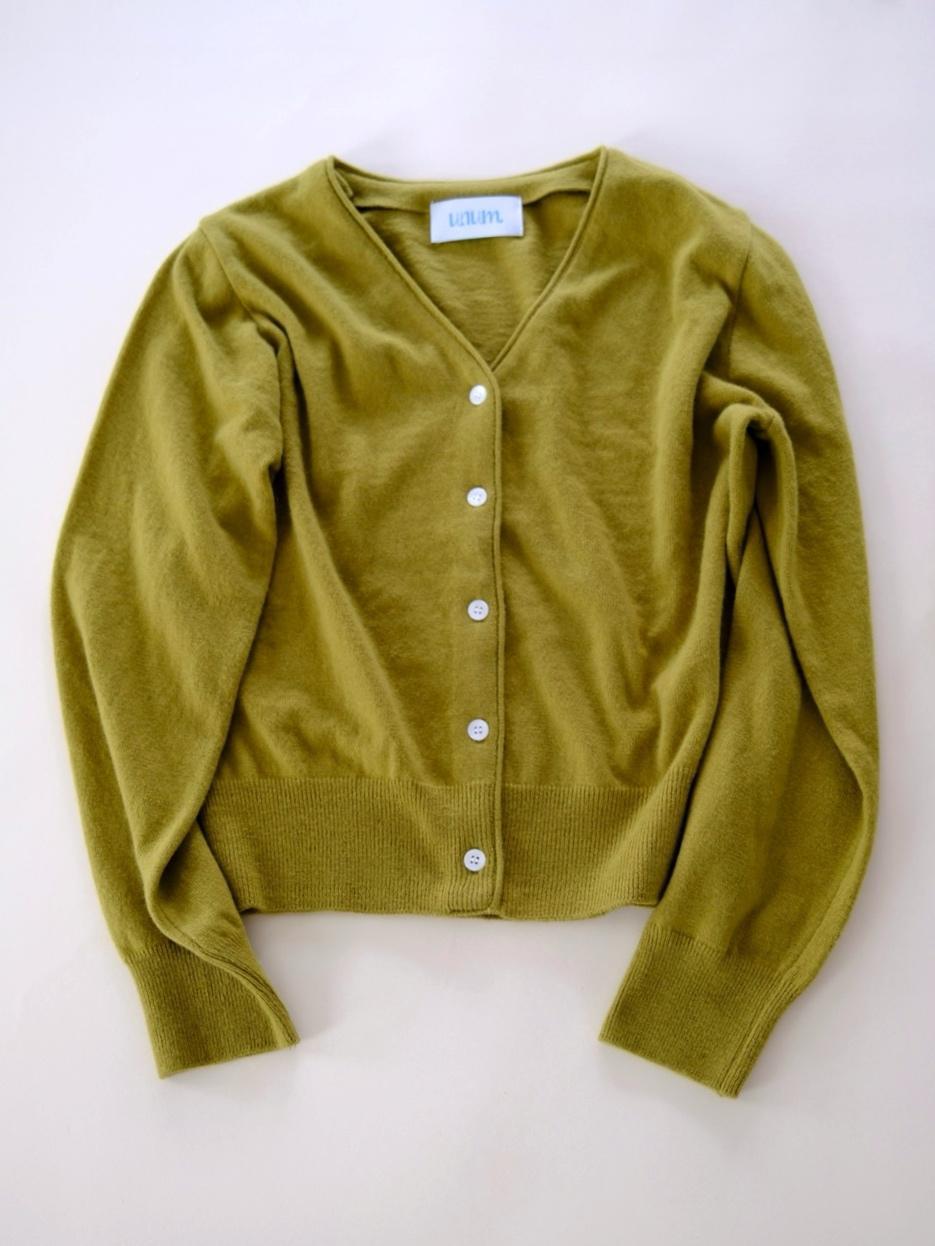 모우 Unum 롤 캐시미어 베이직 브이넥 가디건