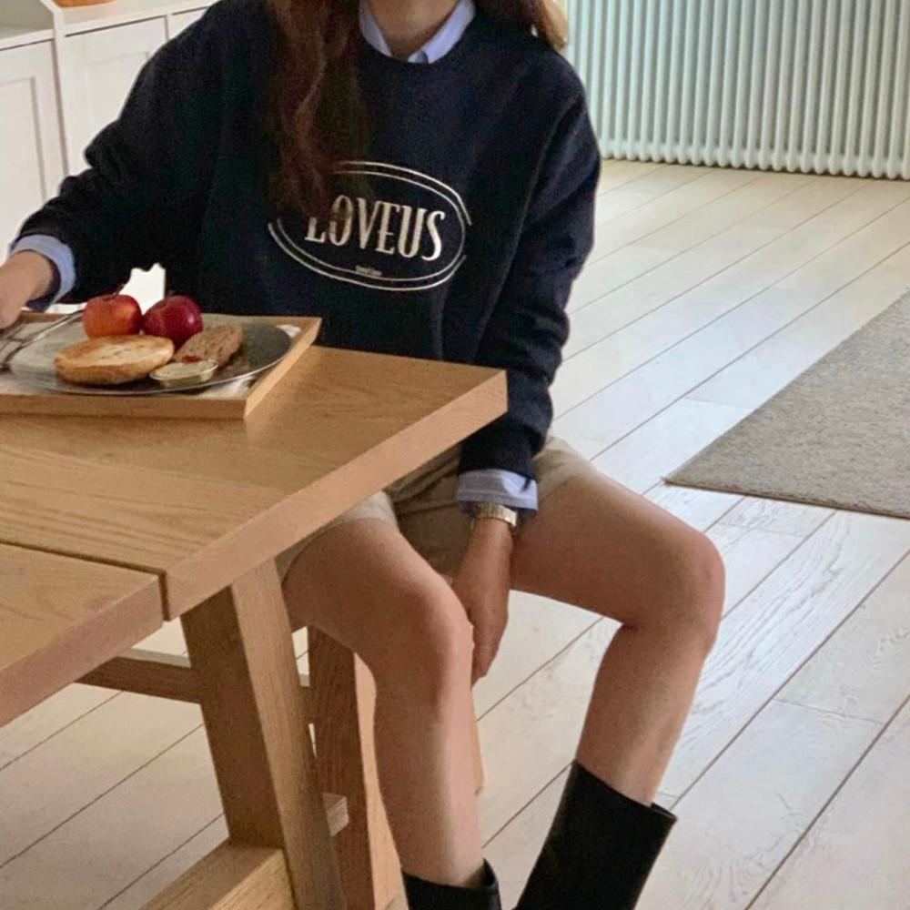 러브어스 LOVEUS 자수 라운드 맨투맨 (3col)