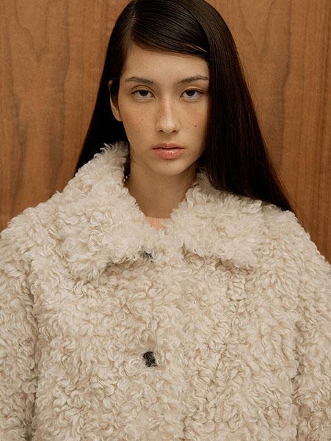 부클 페이크 퍼 하프 코트_Z254PSF656