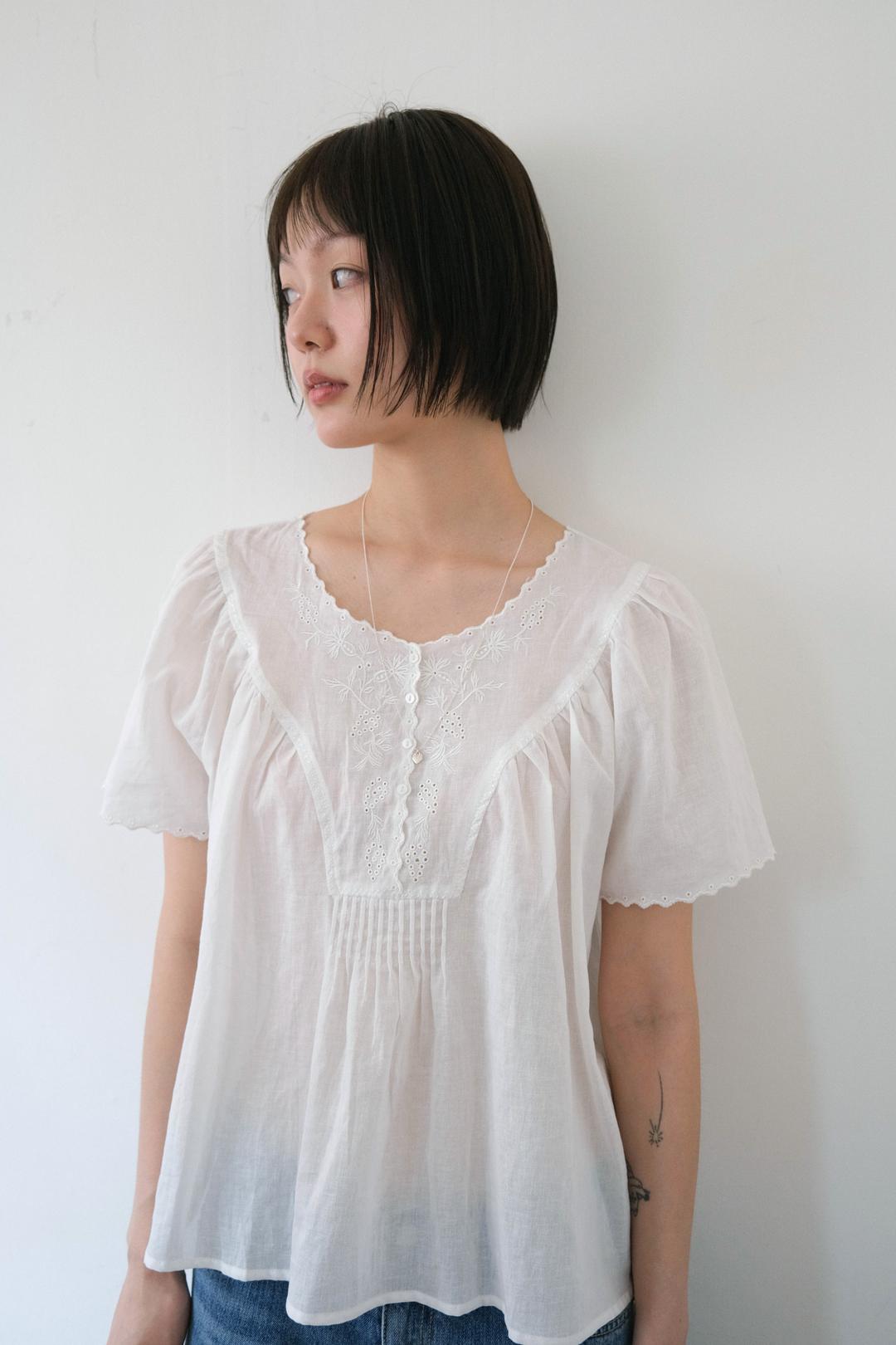 Claire antique blouse (2col)