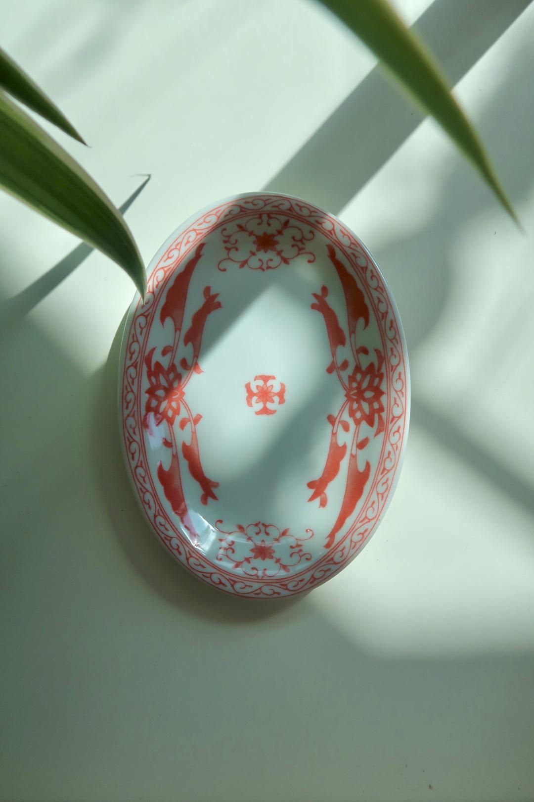 다홍꽃무늬 오벌 플레이트