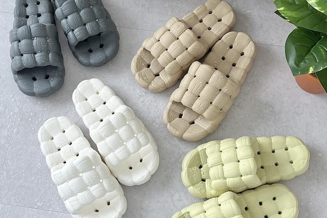 [5%쿠폰][오늘의딜]볼록볼록 푹신한 퀼트 욕실화 슬리퍼 실내화 2size 4colors