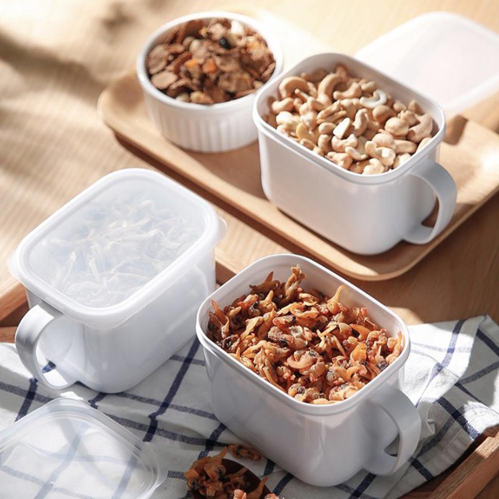 [블프 SALE] 화이트 손잡이 찬통 밀폐 보관용기 냉장고용기  양념통 슬림형