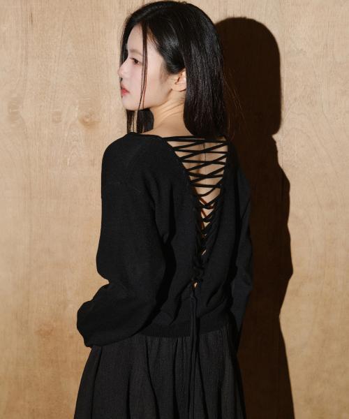 울 블렌드 타이 백 포인트 브이넥 니트 [블랙]