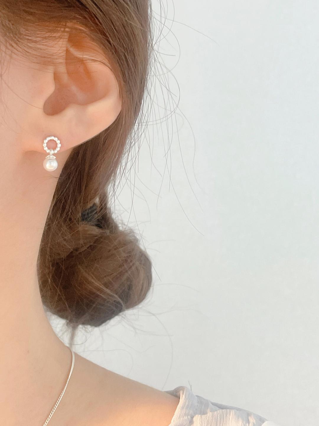 [92.5 Silver] Dangling pearl earrings