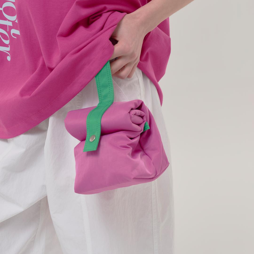 Climbing Nemo Chalk Bag_Dragonfruit