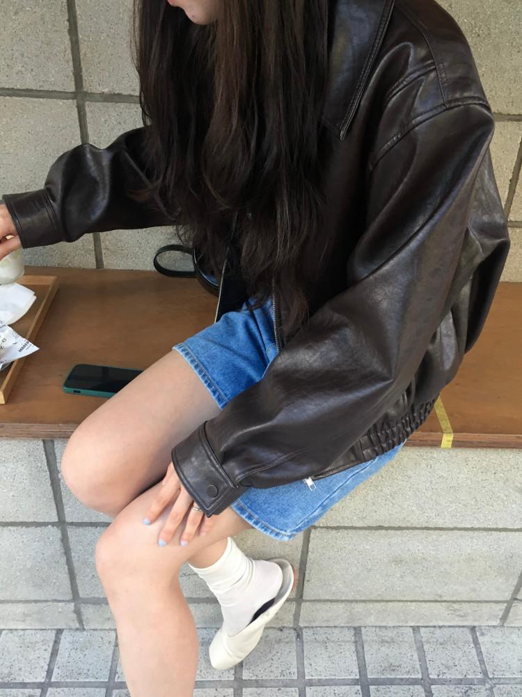 Chestnut leather jacket,brown