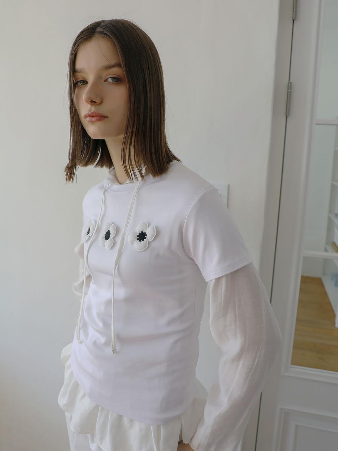 Fluffly Bloom T White