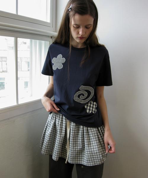 Flower patch t-shirt, moon light