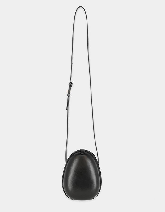 Kroei) EGG BAG / BLACK
