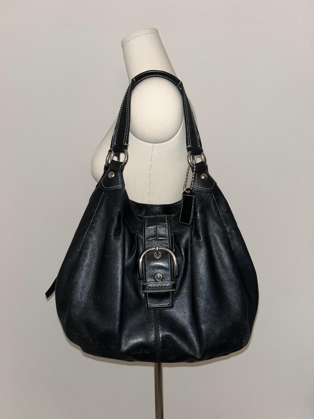 Coach All Black Hobo Bag | 후루츠패밀리