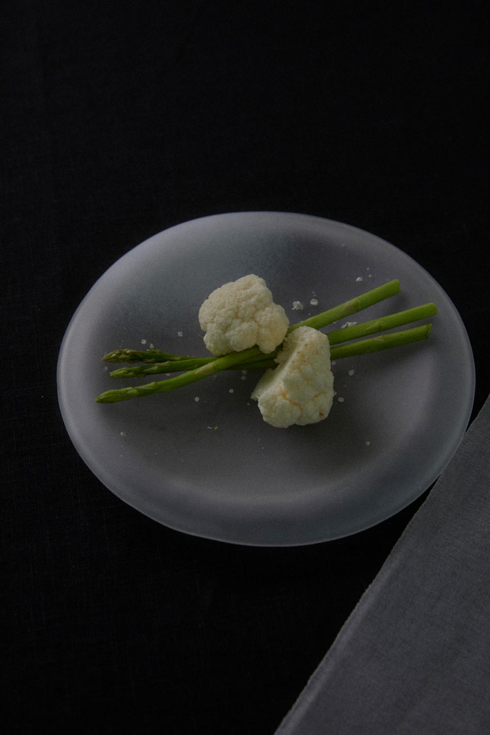 fog Glass Round Plate  / foggy white