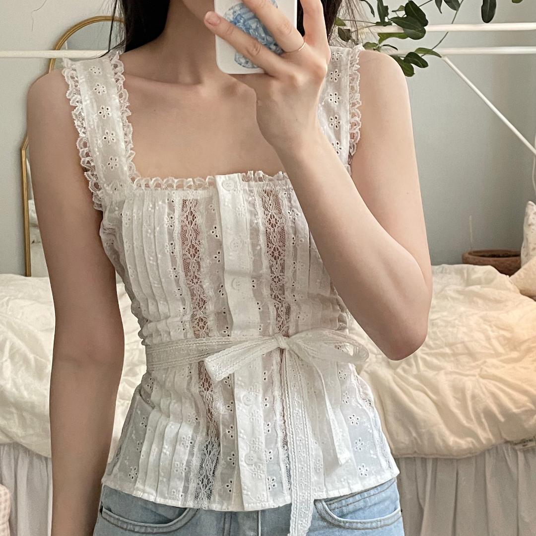 sally lace blouse