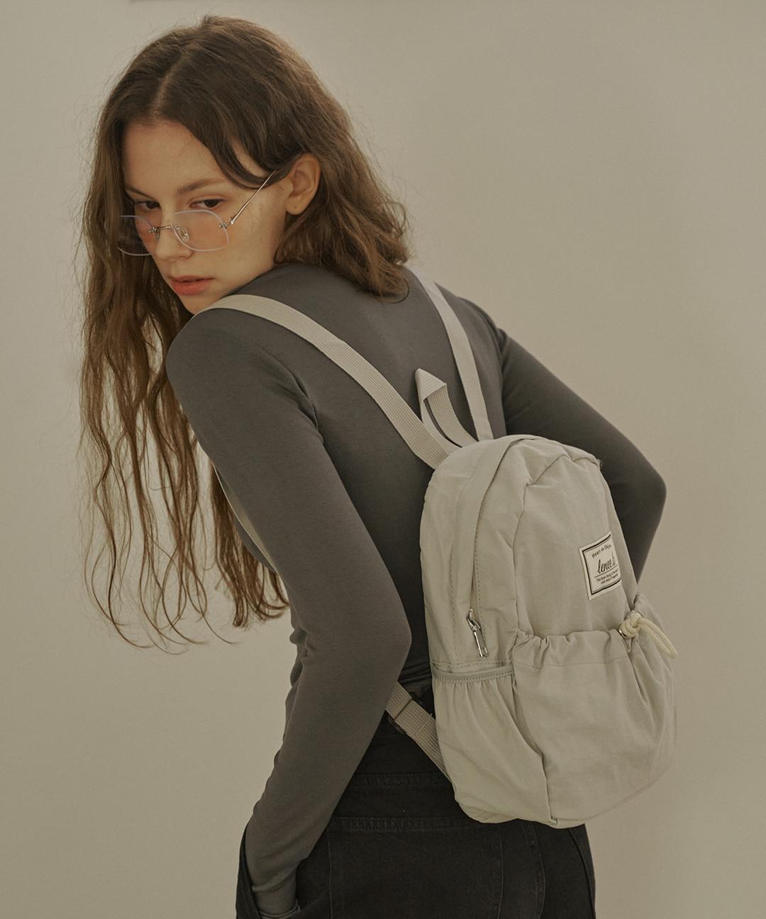 미니 스트링 백팩 라이트그레이 Mini string backpack Light grey  [예약배송 01/21 순차출고]