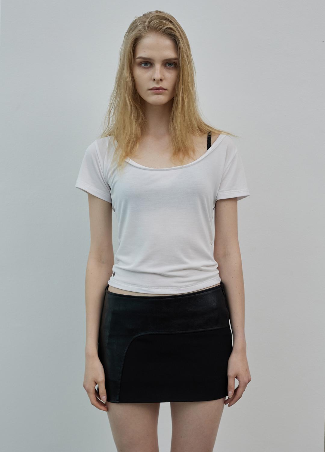 deep u-neck half sleeve top