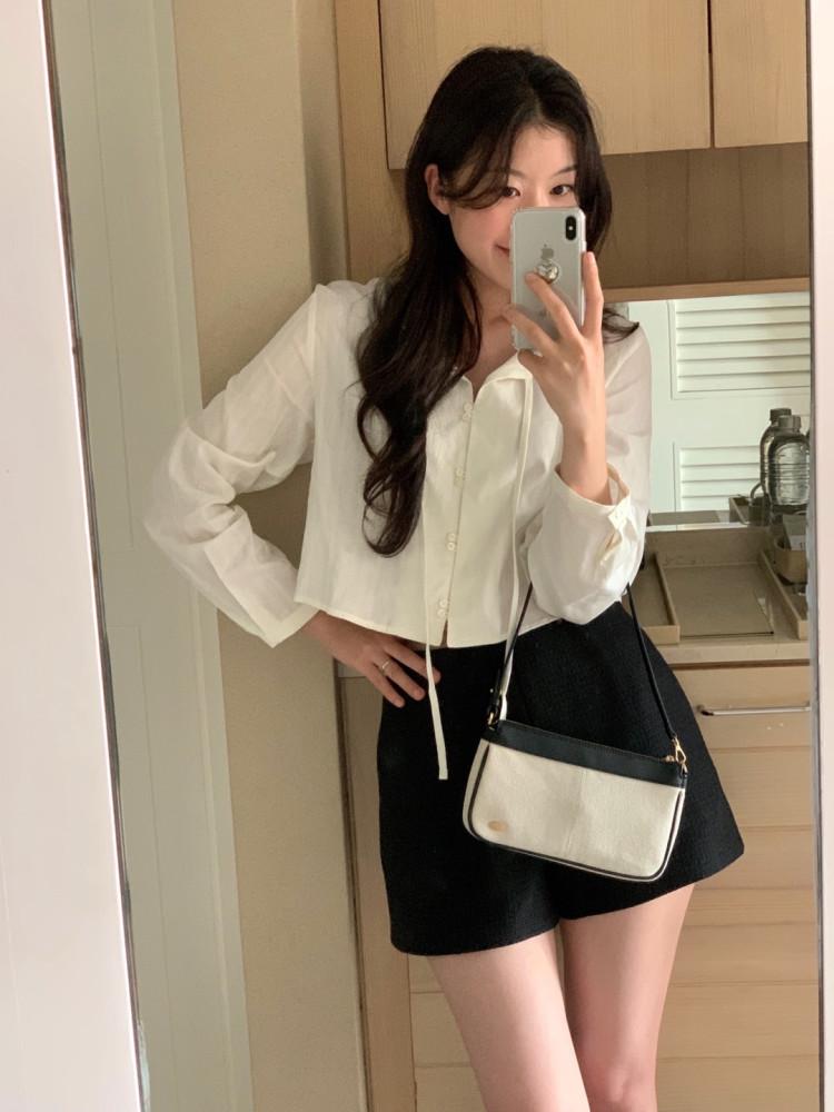 루시 투버튼 타이 블라우스