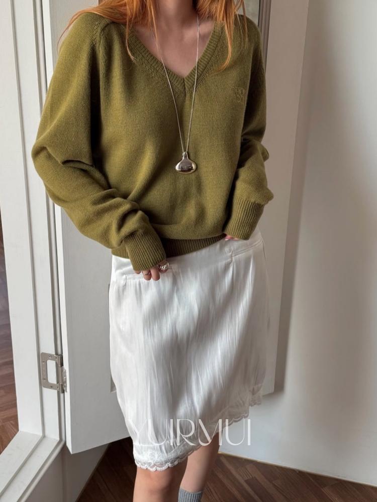 유이르무이 EGGIS 에그이즈 마일드 울 캐시미어 로고 자수 브이넥 니트 5color