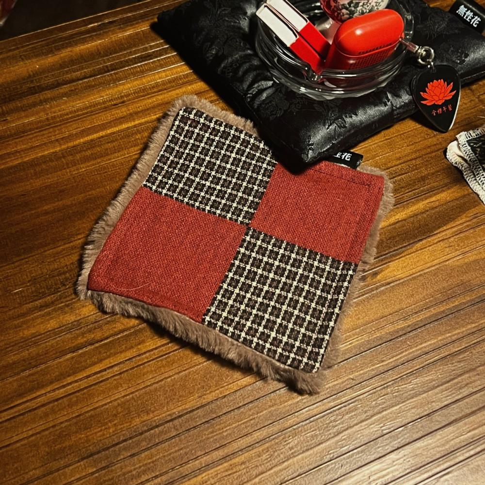 모모 빈티지 페이크 퍼 티코스터