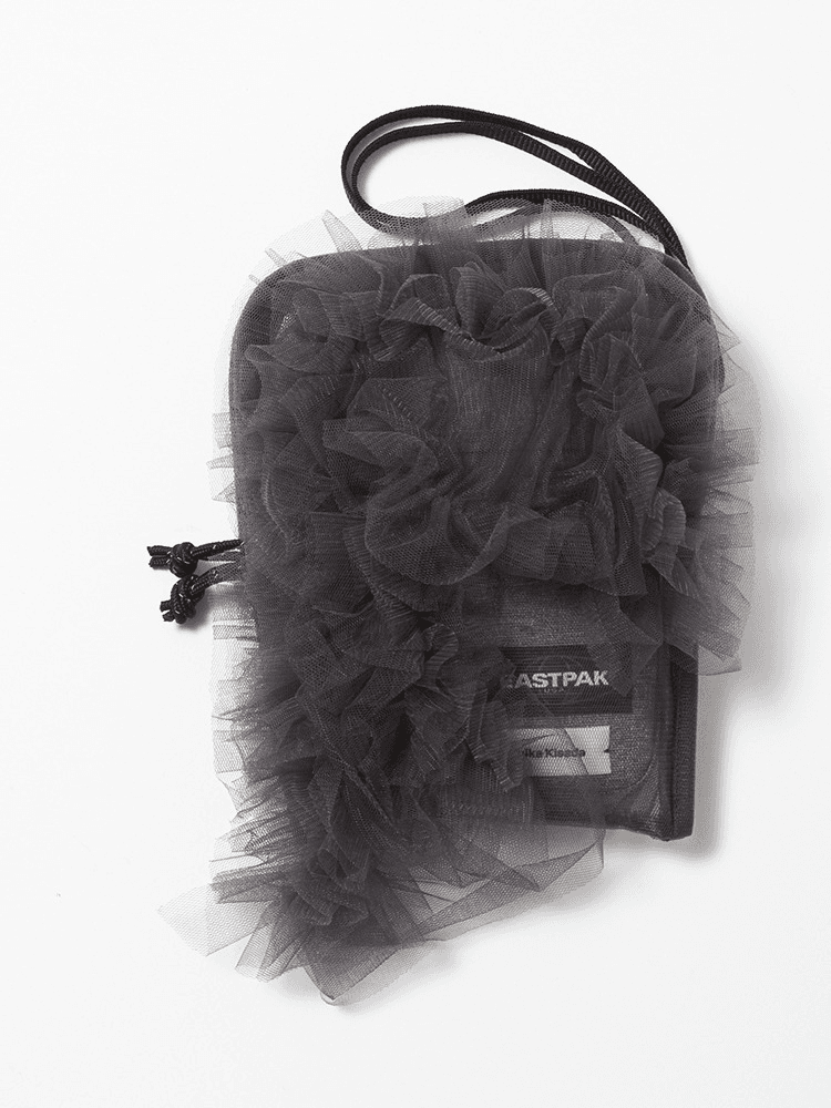 GREY SHOULDER BAG 치카 키사다 그레이 숄더 백