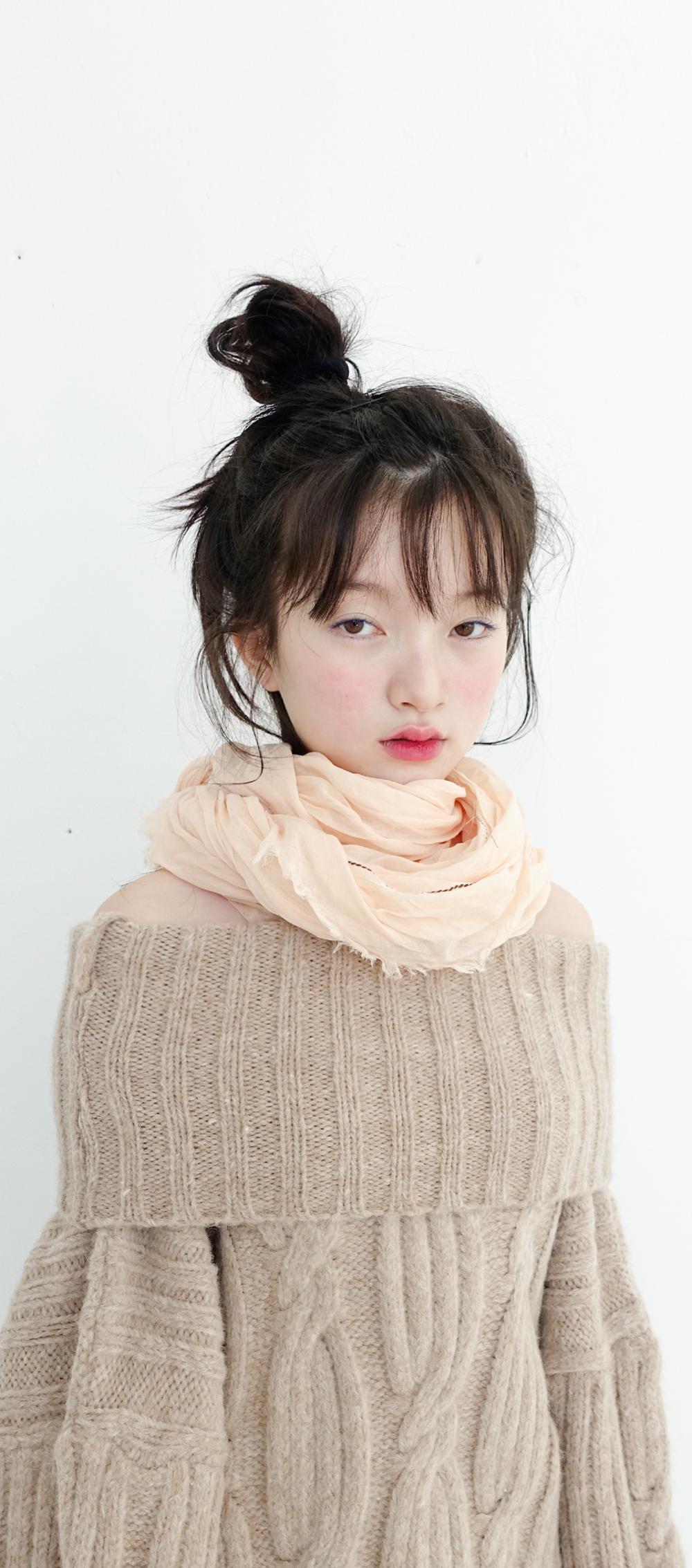 stitch point tassel scarf