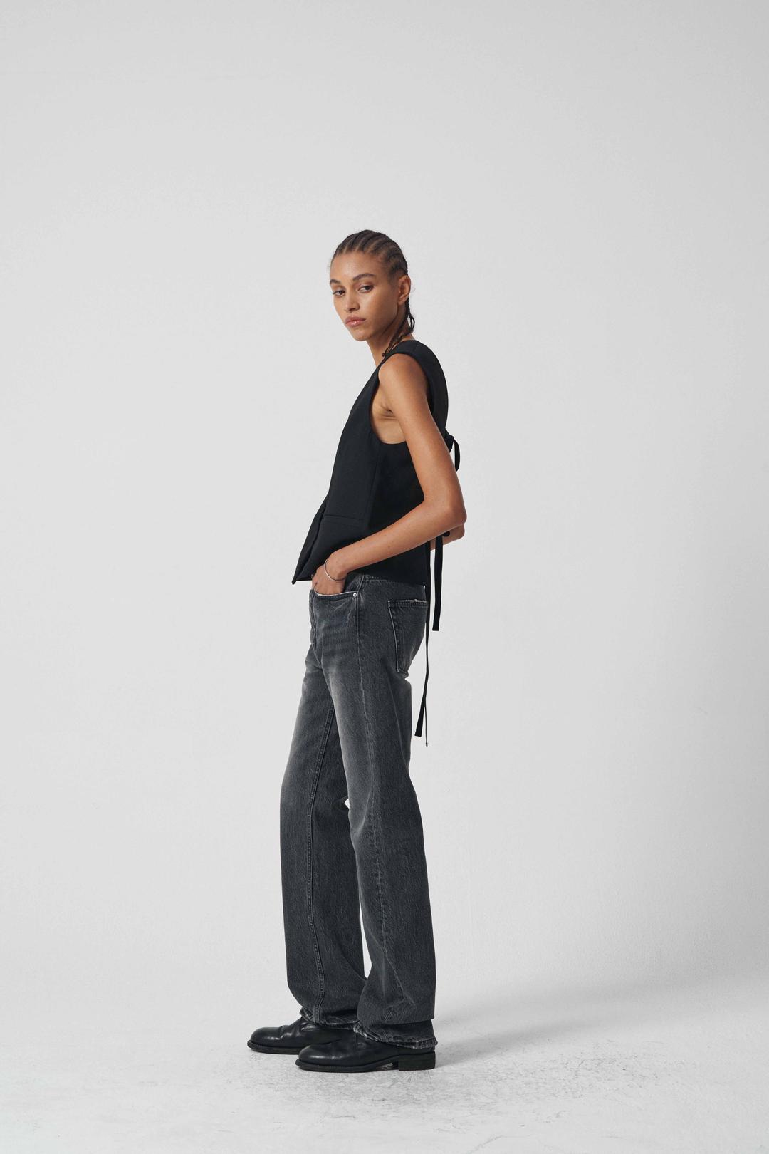 F 004 BASIC DENIM JEANS