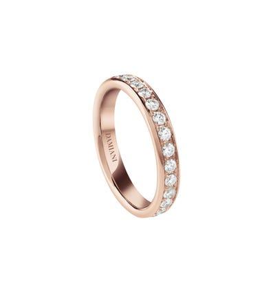 다이아몬드를 세팅한 핑크 골드 링