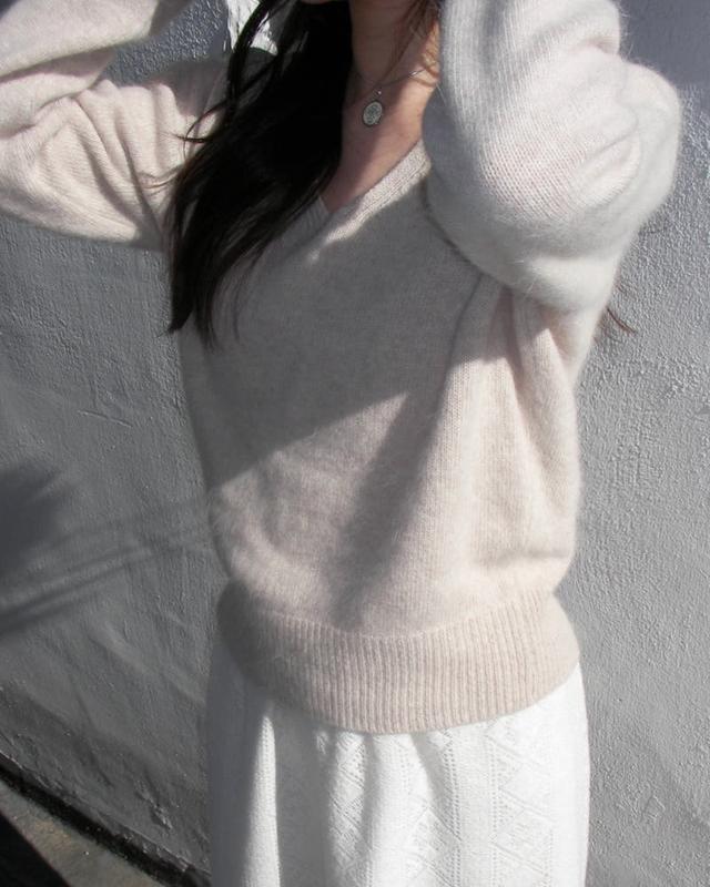 Plume angora v-neck knit (2color)