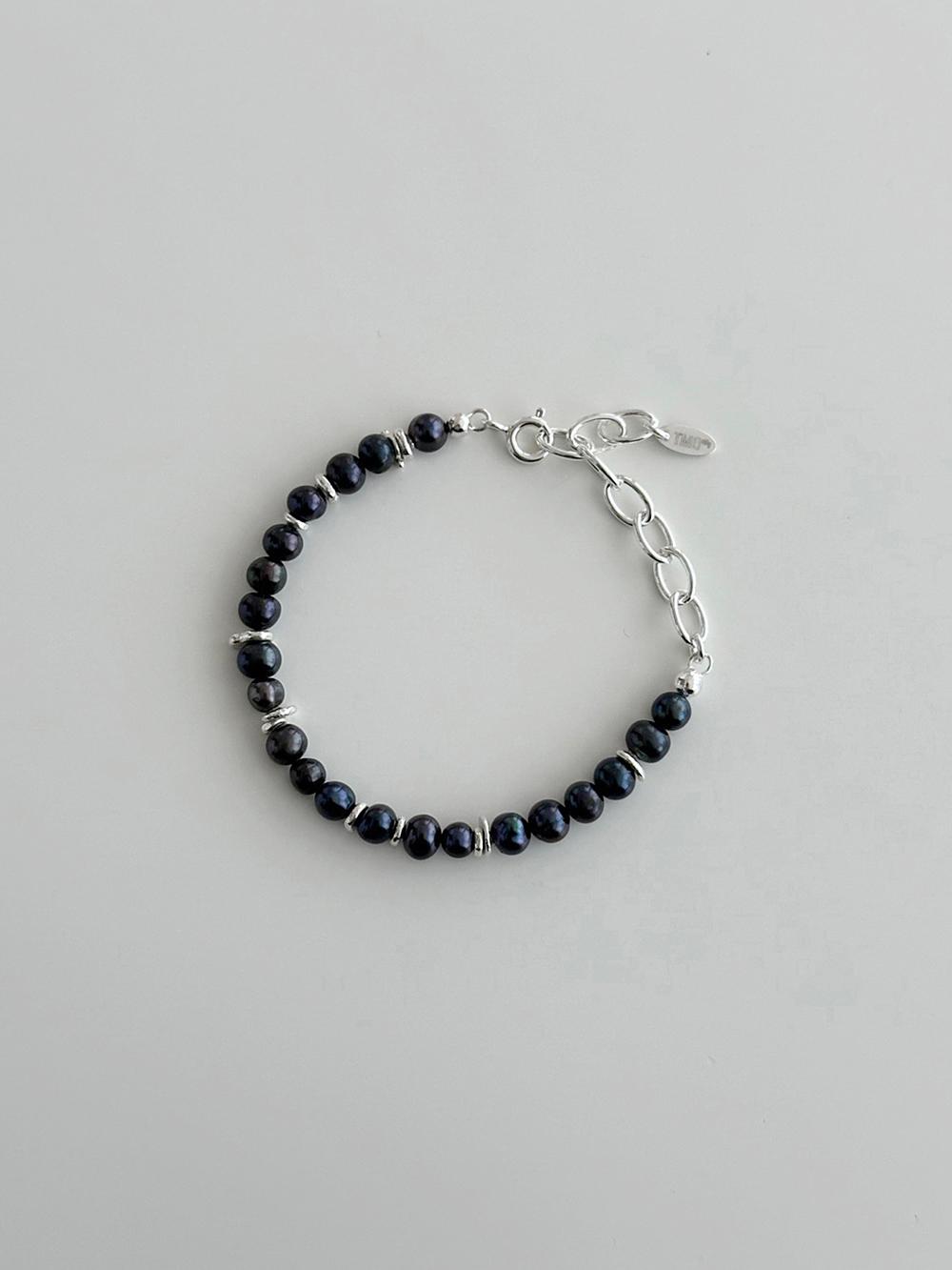 BLUE-BLACK PEARL BRACELET