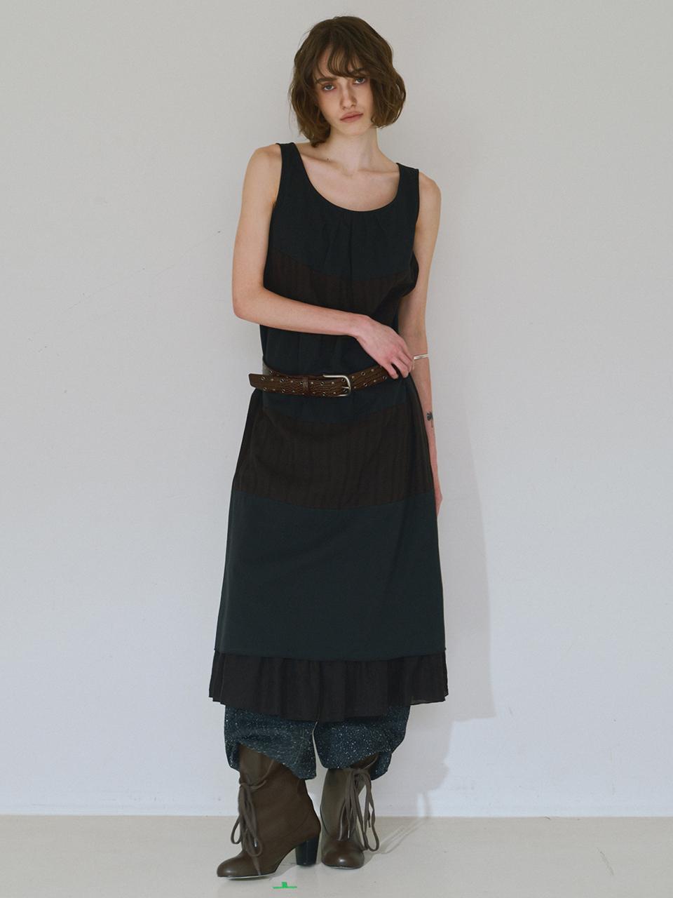 Double Sleeveless Dress [Black]