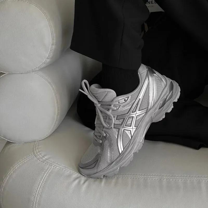 아식스 젤 플럭스 4 실버 그레이 스니커즈 1011B646-020 | 상품 상세 | 크로켓