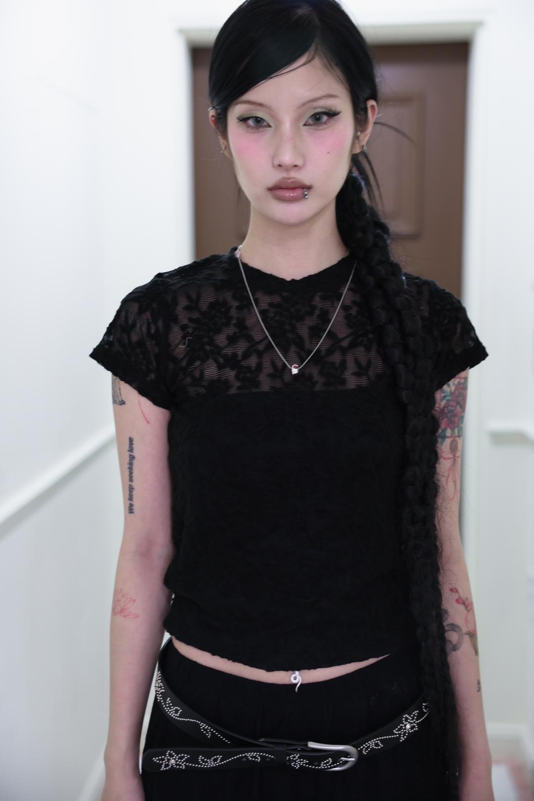 [Pink orchid house] Flower lace T (4color) (Black)
