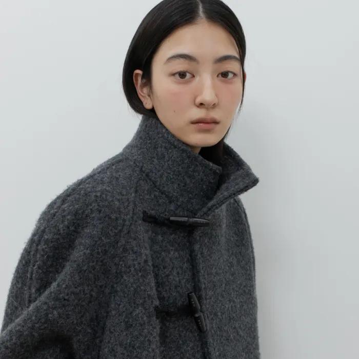 HIGH-NECK TOGGLE COAT / CHARCOAL