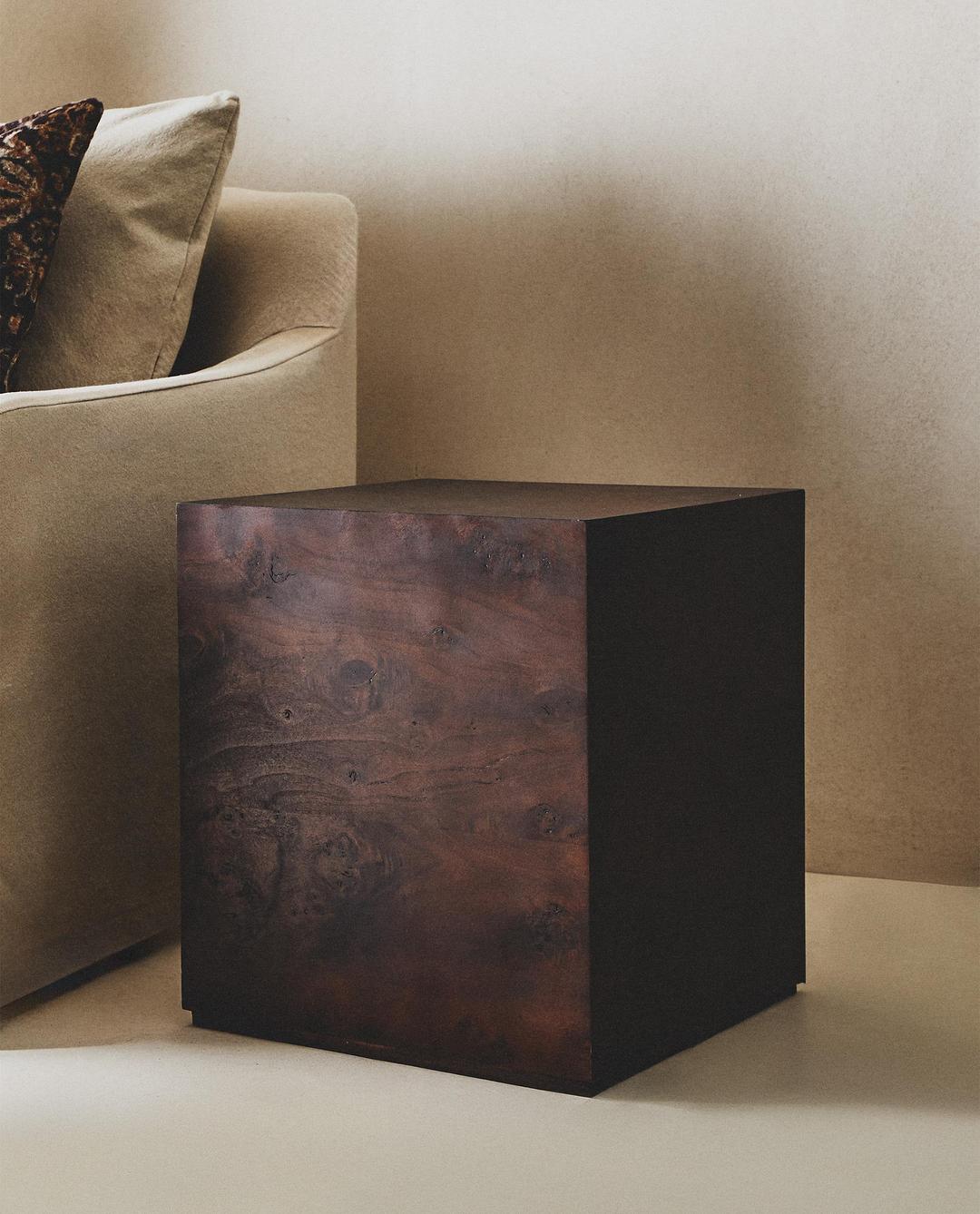 큐브형 뿌리목 테이블