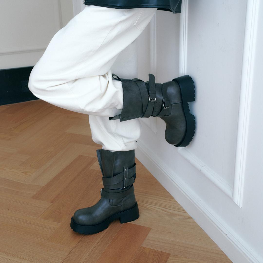 슬리쳐 버클 미들부츠 412546014 (5.5cm)