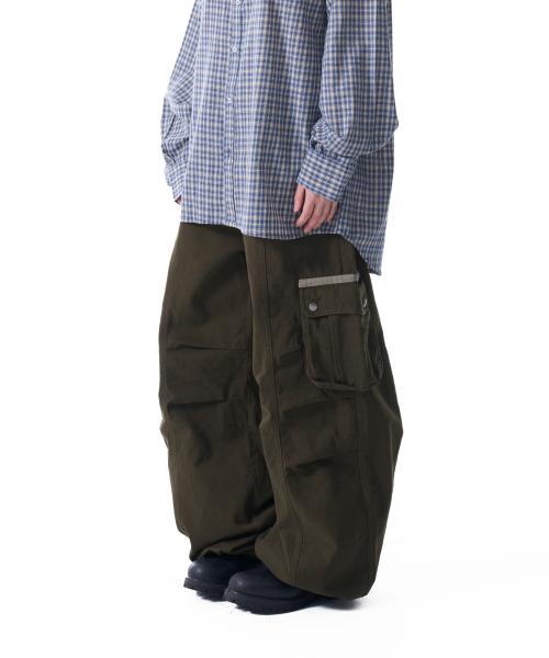 Knee Pin-tuck Contrast Cargo Pants (Khaki)