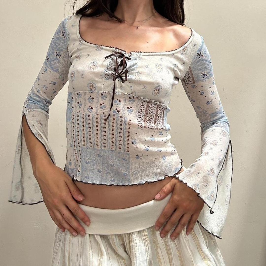 The most stunning 00s boho top 🥹Size 10, would fit...